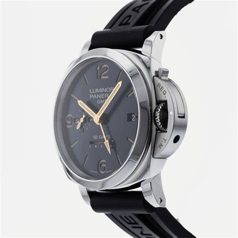 Panerai Luminor PAM 689 